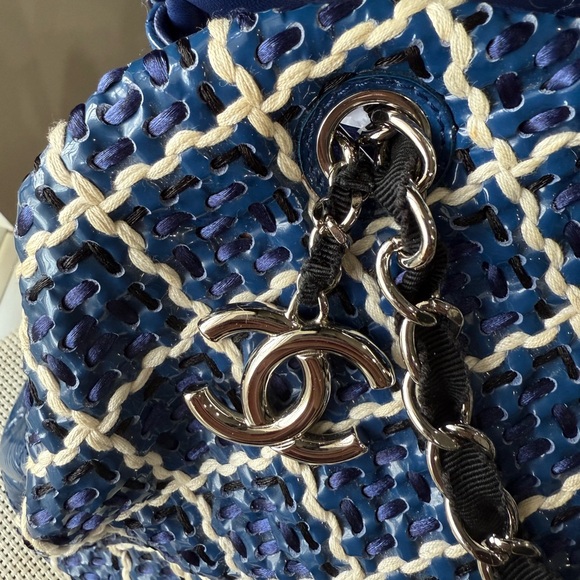 Chanel Blue patent whipstitch shoulder or crossbody bag - Picture 5 of 13